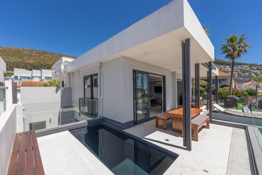 To Let 4 Bedroom Property for Rent in Fresnaye Western Cape